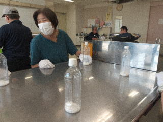 カセーソウダを混ぜる