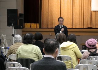 的場県会議員挨拶の写真